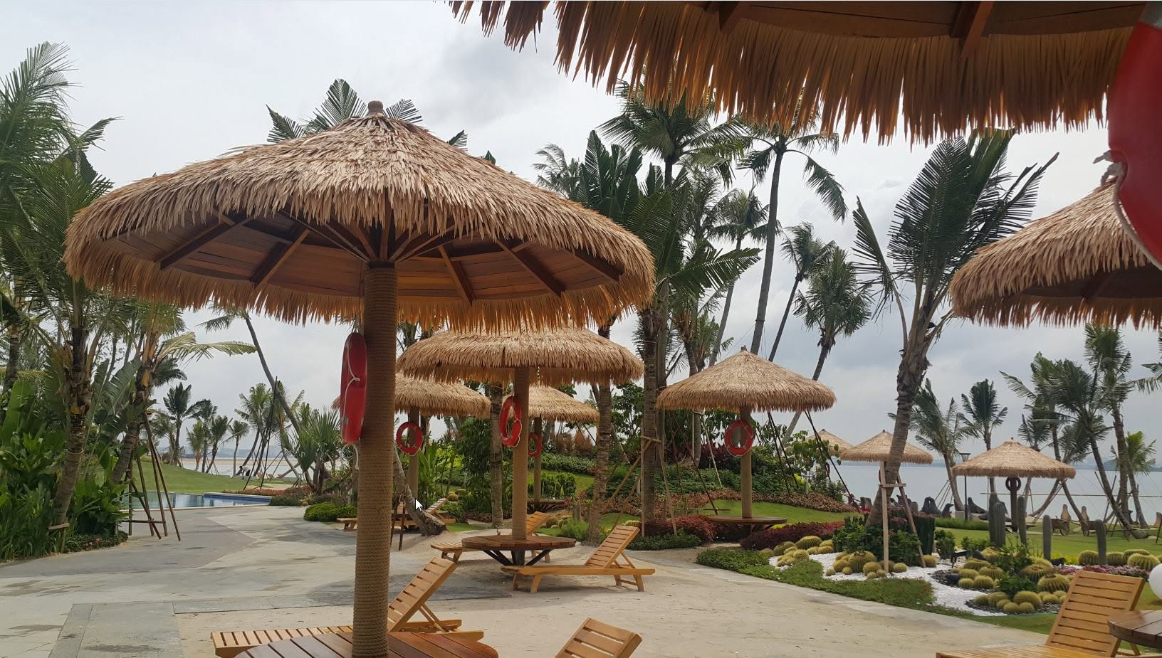 Wooden Sun Lounger 5